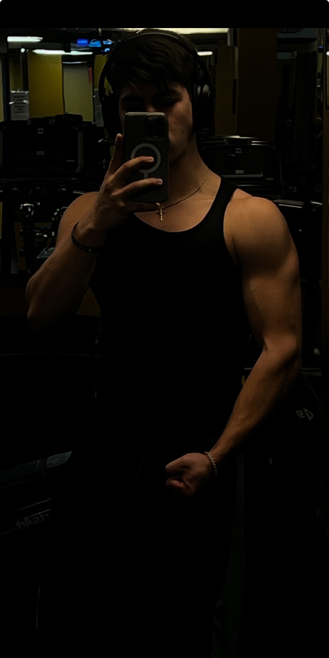 Personal Fitness trainer Matteo Buxo deadlifting.